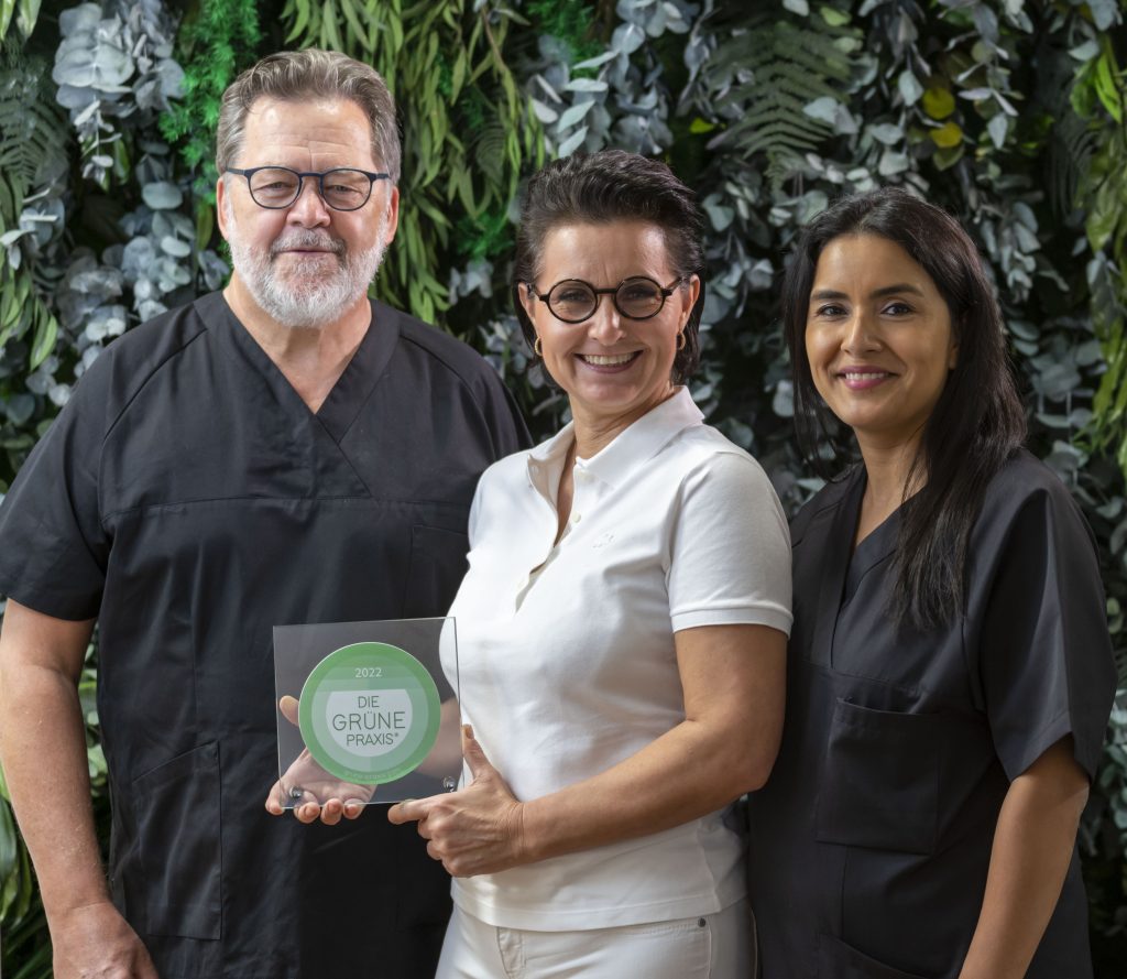 Das Team der Zahnarztpraxis Dentapaz in Heilbronn